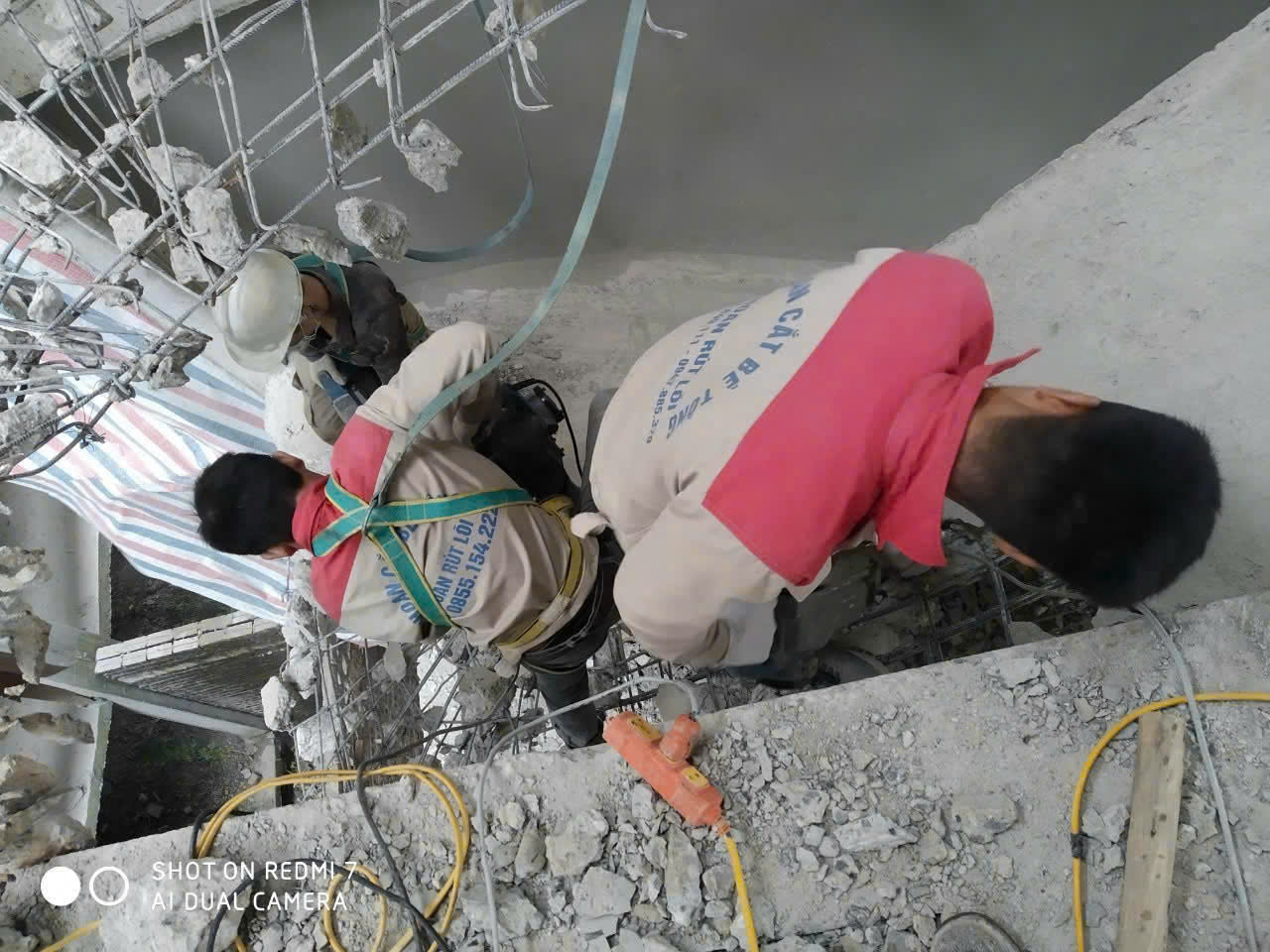 Đục phá bê tông tại Hà Nội